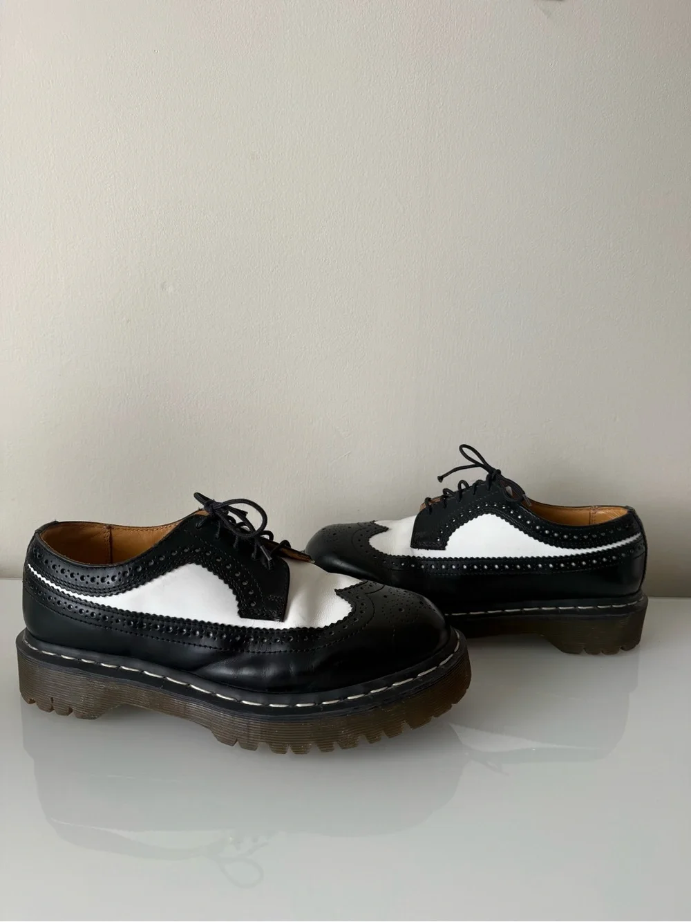 Dr. Martens vintage 3989 Black & White Brogue Leather Platform Oxford Shoes - Picture 6 of 9
